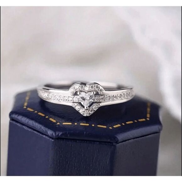 Heart Ring - Picture 6 of 7